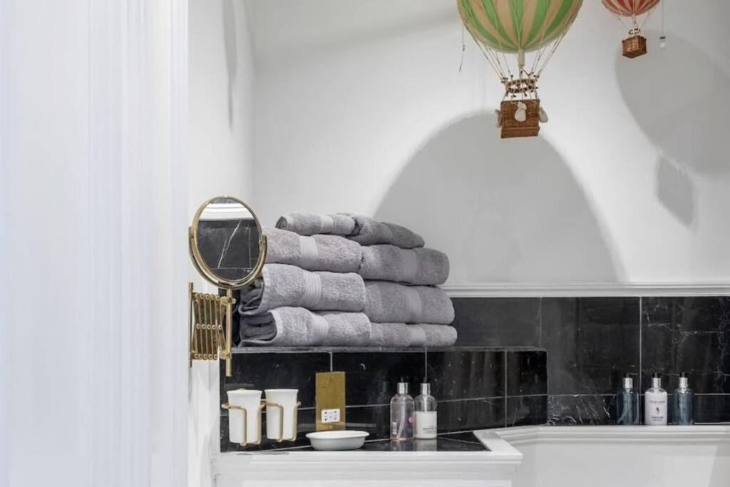 Georgian Apartment Located In The Center Of Bath. Exterior foto