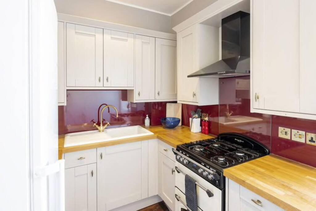 Georgian Apartment Located In The Center Of Bath. Exterior foto